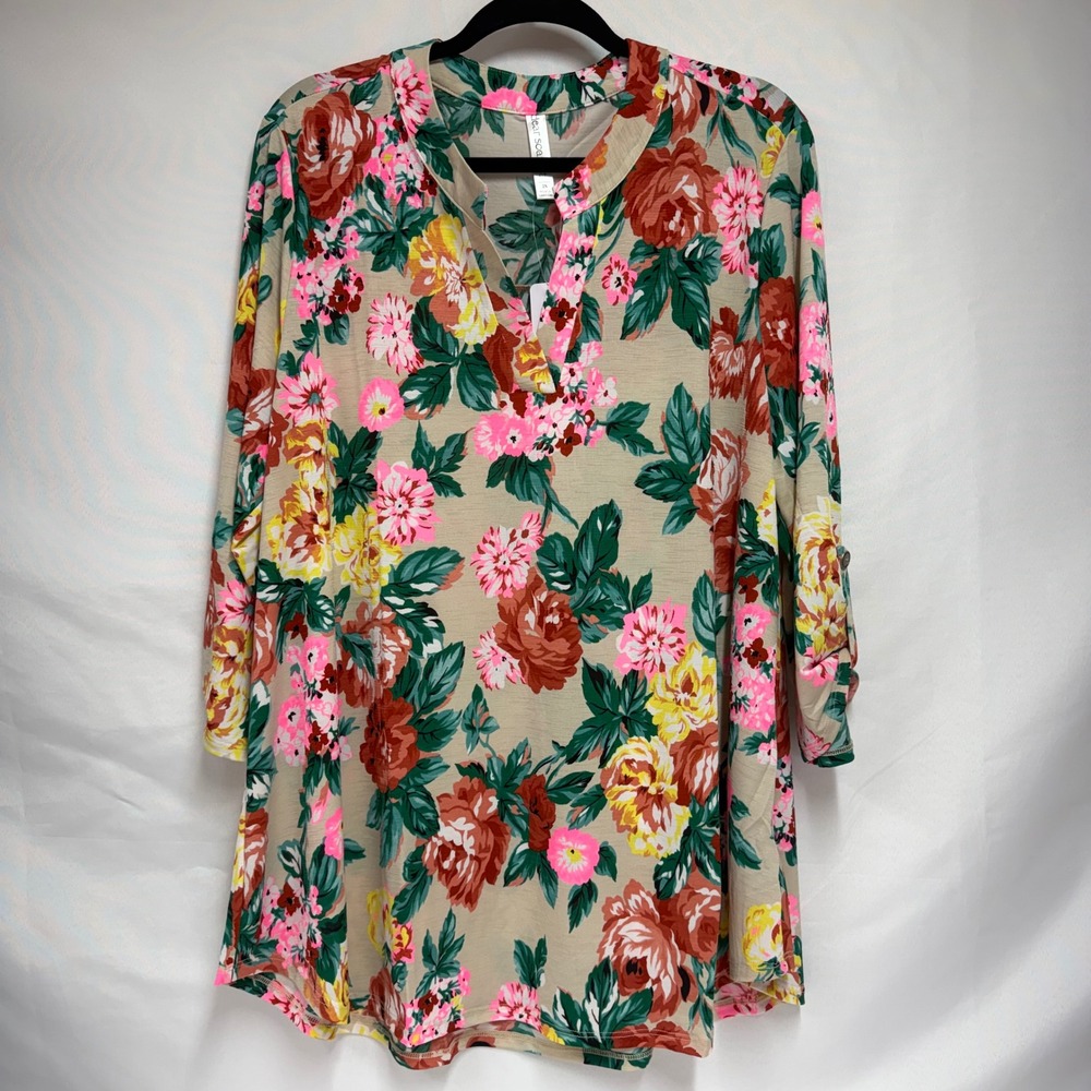 Dear Scarlett Floral Tunic Top 2X Pink Tan Rose Roll Tab Sleeve Split Neck Lizzy